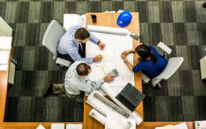 会話少なめの職場での転職成功のコツは？