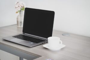 在宅ワークでストレス少ない働き方のポイントは？