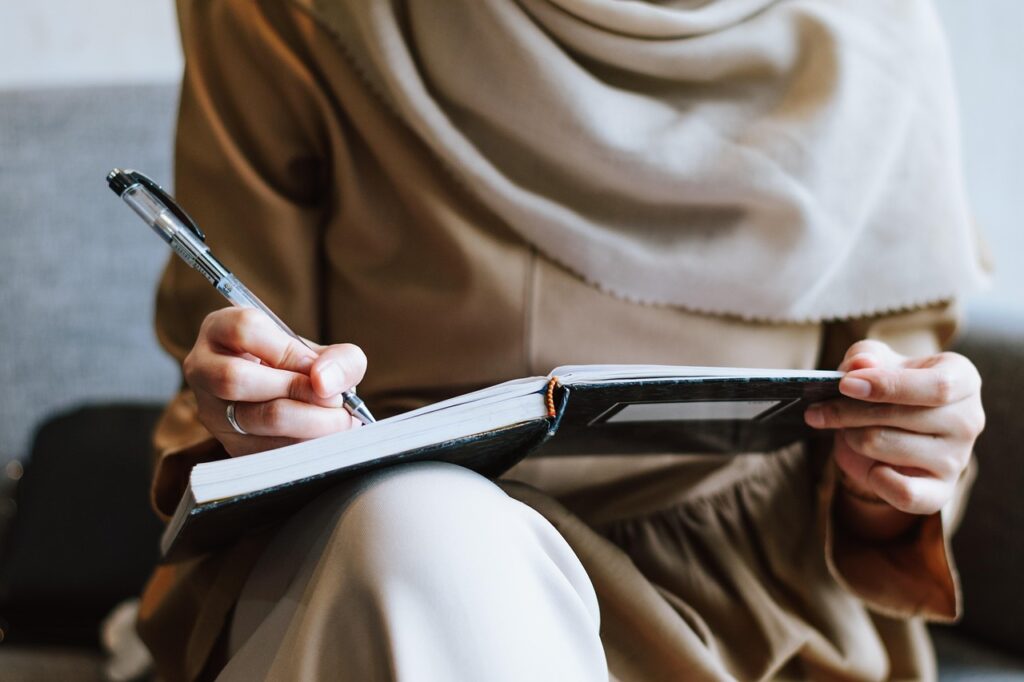女性が働きやすいノルマなしの仕事はどこで見つけられる？